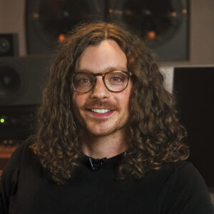 Jesse Ray Ernster, a Grammy Award-Winning Mixer, uses Apogee gear.